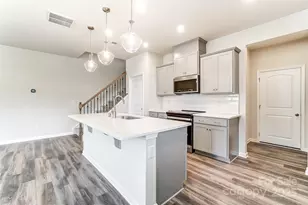 3916 Cheyney Park Dr, Charlotte, NC 28269 - Photo 7