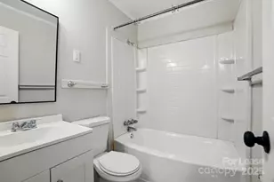 1412 Wembley Dr, Charlotte, NC 28205 - Photo 9