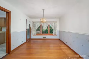 12 Robertson St, Burnsville, NC 28714 - Photo 9