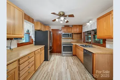 12 Robertson Street, Burnsville, NC 28714 - Photo 11