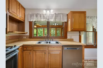 12 Robertson Street, Burnsville, NC 28714 - Photo 13