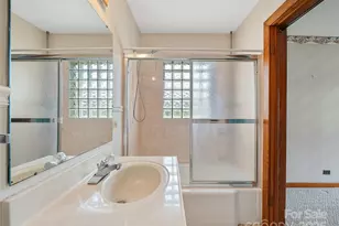 12 Robertson St, Burnsville, NC 28714 - Photo 23