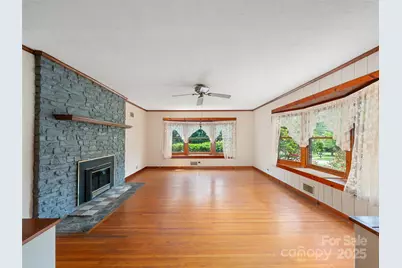 12 Robertson Street, Burnsville, NC 28714 - Photo 5