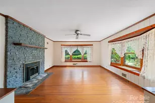 12 Robertson St, Burnsville, NC 28714 - Photo 5