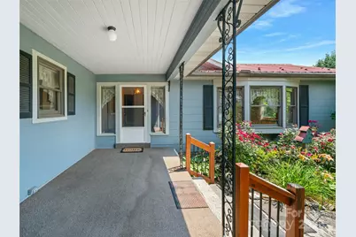 12 Robertson Street, Burnsville, NC 28714 - Photo 3