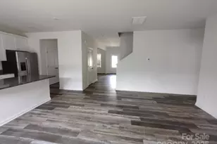 570 30th Ave Cir NE, Hickory, NC 28601 - Photo 5