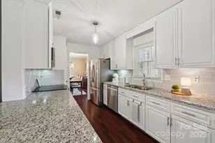 3016 Heathcroft Ct, Charlotte, NC 28269 - Photo 19