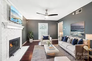 3016 Heathcroft Ct, Charlotte, NC 28269 - Photo 13