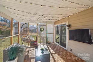 3016 Heathcroft Ct, Charlotte, NC 28269 - Photo 5