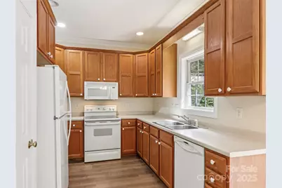 888 West Pointe Drive, Asheville, NC 28806 - Photo 15