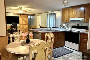 492 Chestnut Mountain Rd, Spruce Pine, NC 28777 - Photo 9