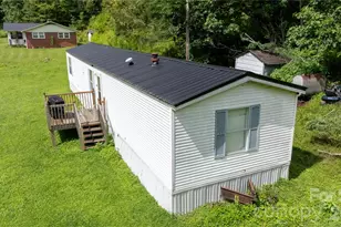 492 Chestnut Mountain Rd, Spruce Pine, NC 28777 - Photo 23