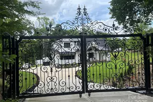 900 Houston Heights Rd, Charlotte, NC 28262 - Photo 1