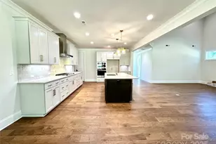 125 Crestview Ln, Troutman, NC 28166 - Photo 7