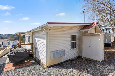 122 Maple Street, New London, NC 28127 - Photo 17