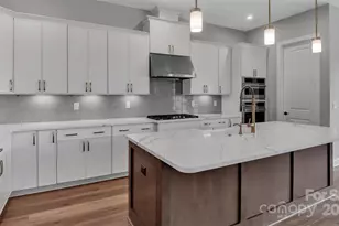 1031 Rabbit Hl Ln, Monroe, NC 28110 - Photo 5