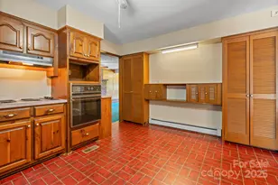 3195 Meadow Brook St, Valdese, NC 28690 - Photo 11