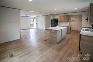 1909 Parkwood Dr, Lenoir, NC 28645 - Photo 5