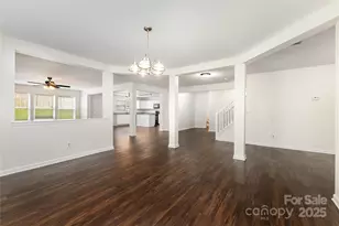 9508 Weston Woods Ln, Charlotte, NC 28216 - Photo 7