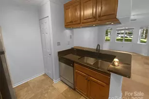 2210 Sumner Green Ave, Charlotte, NC 28203 - Photo 15