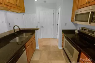 2210 Sumner Green Ave, Charlotte, NC 28203 - Photo 7