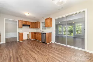 3936 Yorkford Dr, Charlotte, NC 28269 - Photo 7