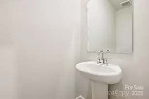 1429 Wildflower St, Newton, NC 28658 - Photo 5