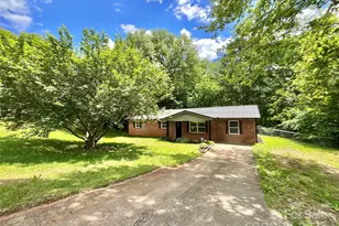 152 Mountain View St, Forest City, NC 28043 - Photo 1