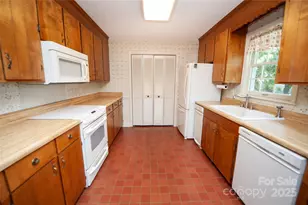 312 Lister Rd, Landrum, SC 29356 - Photo 15