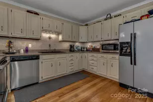 31 Mark Twain Rd, Asheville, NC 28805 - Photo 17