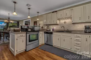 31 Mark Twain Rd, Asheville, NC 28805 - Photo 17