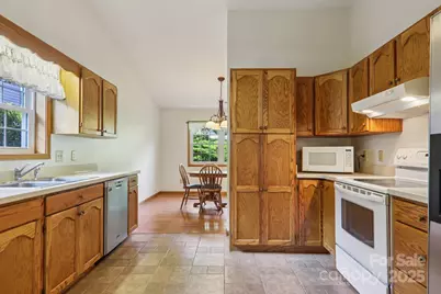 110 Pinellas Lane, Waynesville, NC 28785 - Photo 17