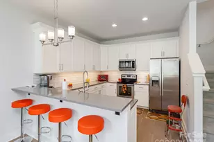 37 Thornes Ln, Asheville, NC 28805 - Photo 11