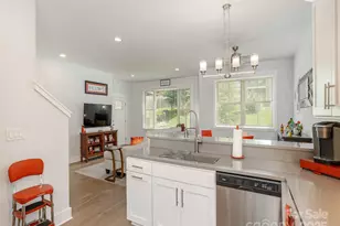 37 Thornes Ln, Asheville, NC 28805 - Photo 15