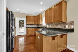 102 Coral Ln, Mooresville, NC 28117 - Photo 9