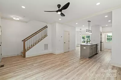 431 W Norment Avenue, Gastonia, NC 28052 - Photo 5