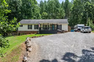 4358 Bart Lee St, Claremont, NC 28610 - Photo 3