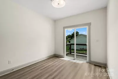 439 W Norment Avenue, Gastonia, NC 28052 - Photo 9