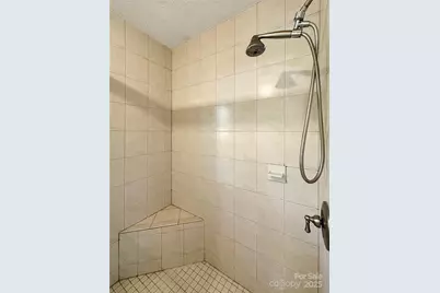 3245 15th Street NE, Hickory, NC 28601 - Photo 21