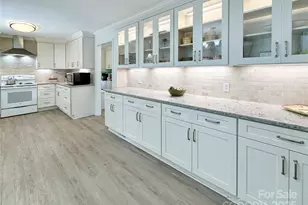 3245 15th St NE, Hickory, NC 28601 - Photo 9