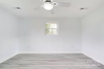 245 E College Avenue, Shelby, NC 28152 - Photo 9