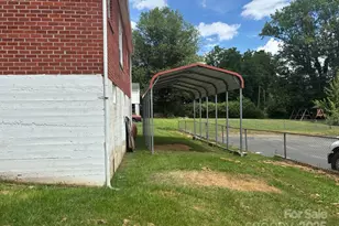 164 N Mitchell Ave, Bakersville, NC 28705 - Photo 5