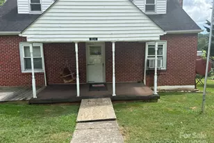 164 N Mitchell Ave, Bakersville, NC 28705 - Photo 3