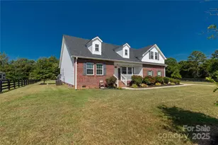 1302 Bryson Creek Dr, McConnells, SC 29726 - Photo 1