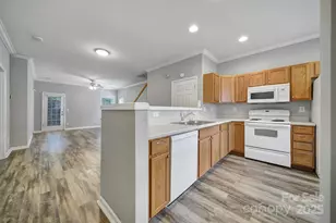 13719 Singleleaf Lane, Charlotte, NC 28278 - Photo 5