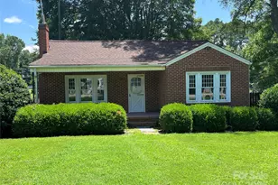 207 Leach St, Biscoe, NC 27209 - Photo 1