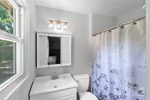 6625 Somersworth Dr, Charlotte, NC 28215 - Photo 9