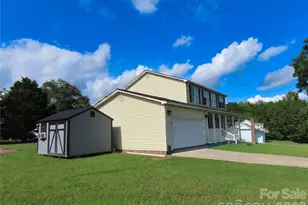 204 Rowland Ave, Heath Springs, SC 29058 - Photo 5