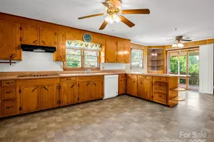 40 Country View Ln, Hendersonville, NC 28792 - Photo 13