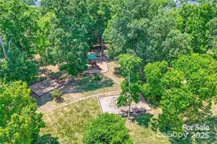 2035 Hollyhedge Ln, Indian Trail, NC 28079 - Photo 31